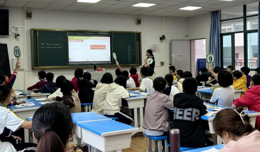辽宁电视台报道 | AI教师进课堂，传统教学换新方